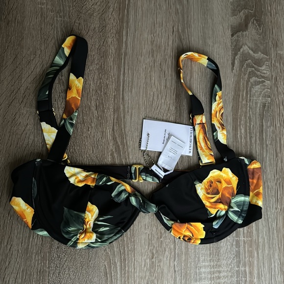 NWT WeWoreWhat Top and Bottom Swim Set - Picture 8 of 9